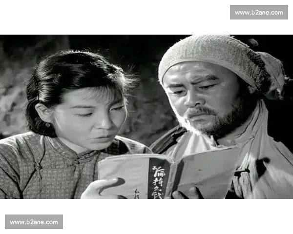 《电影解说文案生成器：轻松创作引人入胜的电影解析与推荐》